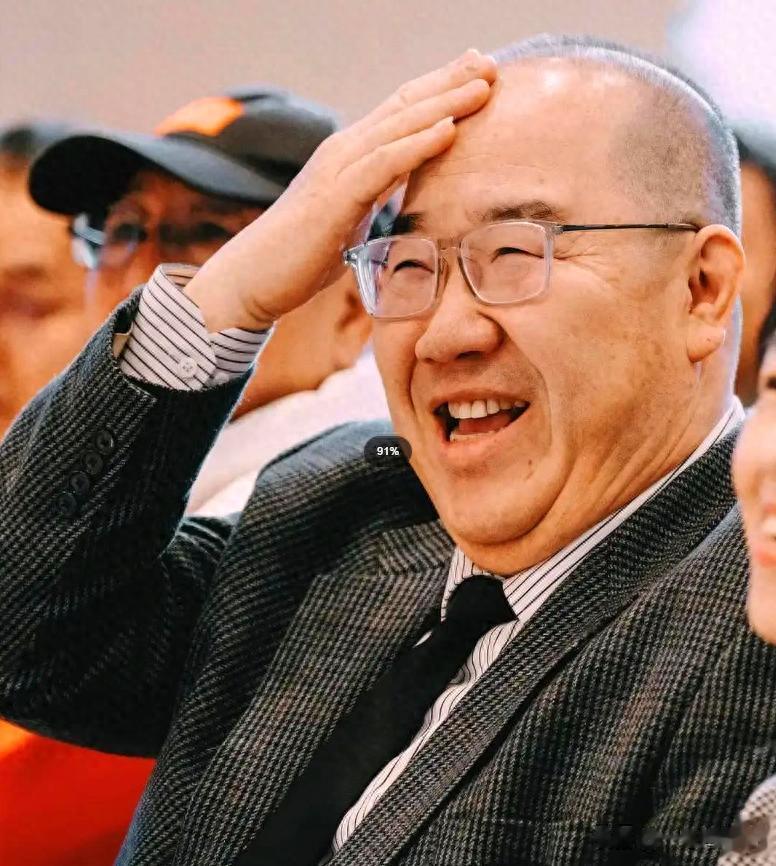 必一运动 b 体育-英达苦不堪言，10年分居砸钱养冰球儿女，如今儿子执意改行太唏嘘